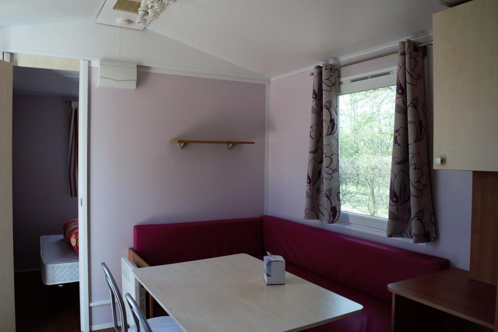 Bourg  Camping De La Croix D'Arles מראה חיצוני תמונה