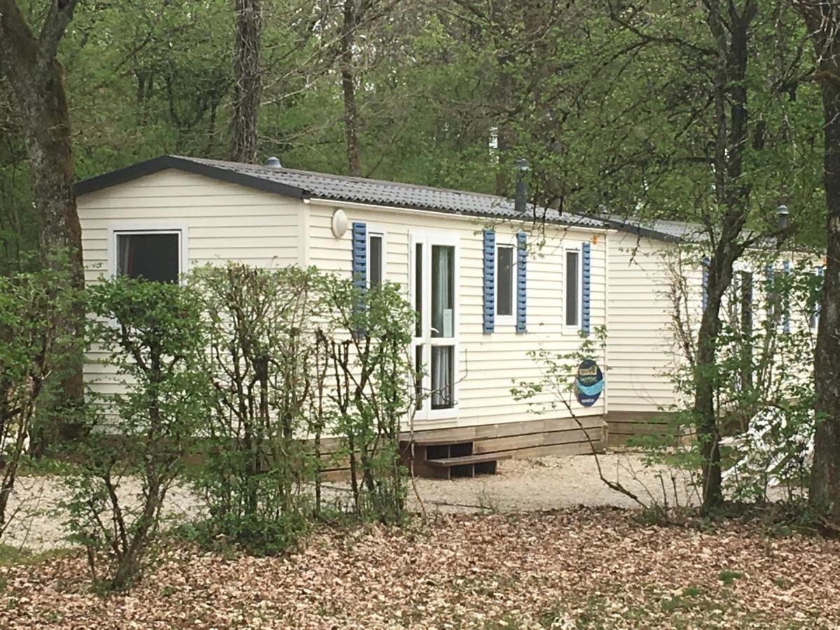 Bourg  Camping De La Croix D'Arles מראה חיצוני תמונה